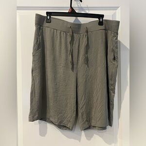 NWOT Cozy Earth Men's Bamboo shorts